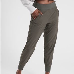 Athleta Soho Jogger – Arbor Olive